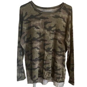 🐚🪼 2/20$ TOPS 🪼🐚 American Eagle Stretchy Camo Long Sleeve